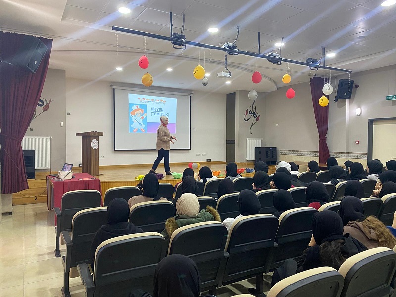 Seyit Ulugülyağcı İmam Hatip  Ortaokulu Öğrencilerine Hijyen Semineri Düzenledik.